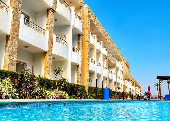 Cecelia With Private Apartment Hurghada